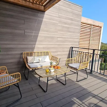 Luxurious Duplex With Pool Garden Balcony *