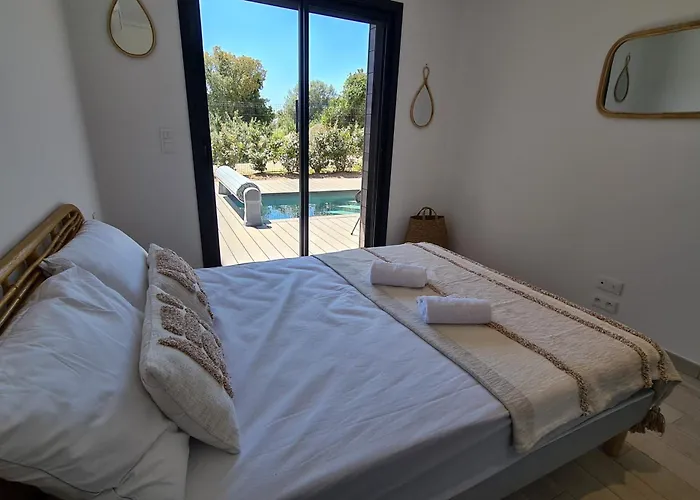 Luxurious Duplex With Pool Garden Balcony