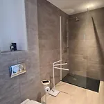 בית נופש Luxurious Duplex With Pool Garden Balcony לצ'י