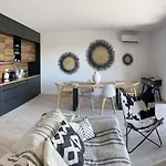 Luxurious Duplex With Pool Garden Balcony בית נופש לצ'י