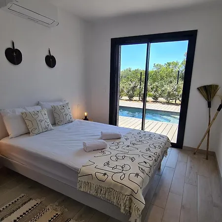 Semesterbostad Luxurious Duplex With Pool Garden Balcony *