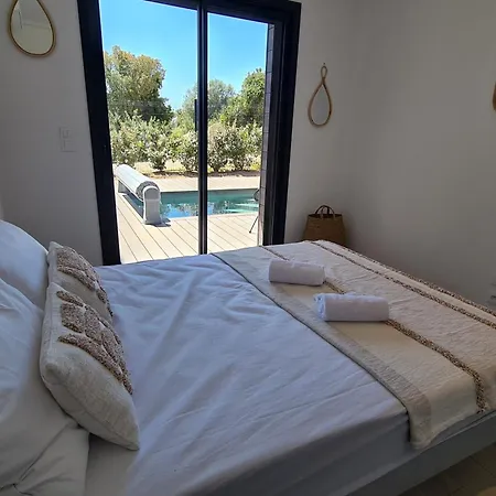 Luxurious Duplex With Pool Garden Balcony
