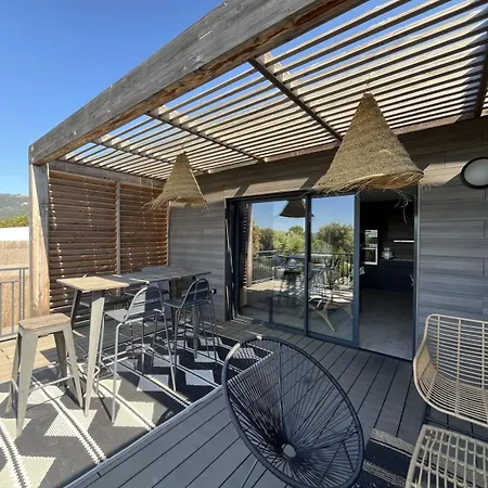 Semesterbostad Luxurious Duplex With Pool Garden Balcony *
