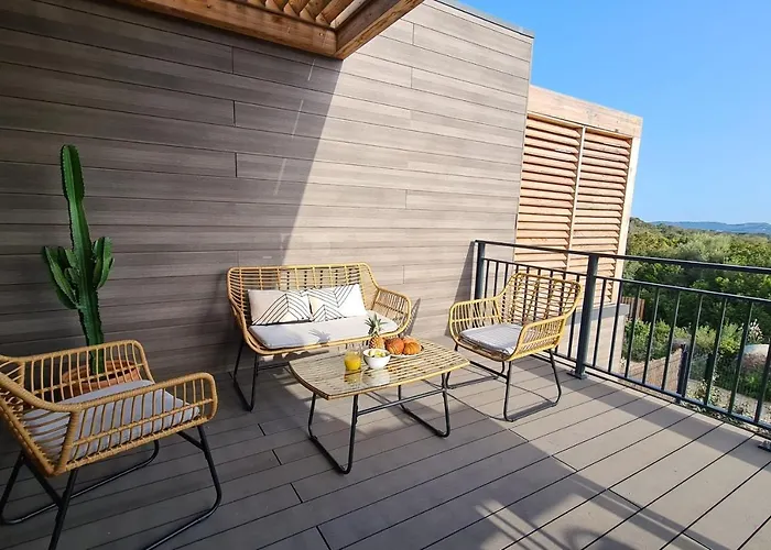 Luxurious Duplex With Pool Garden Balcony *