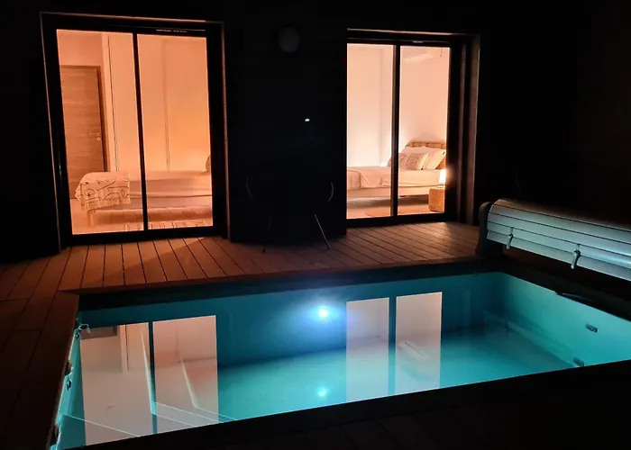 Semesterbostad Luxurious Duplex With Pool Garden Balcony Lecci