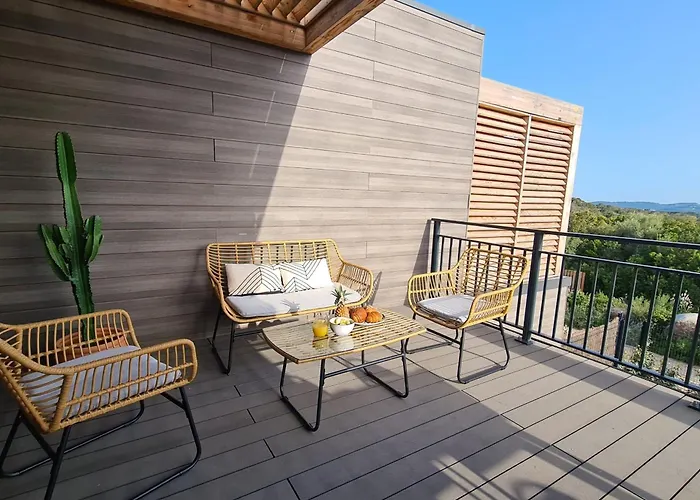 Luxurious Duplex With Pool Garden Balcony Semesterbostad